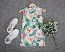 Load image into Gallery viewer, Elegant V-Neck Print Sleeveless Top
